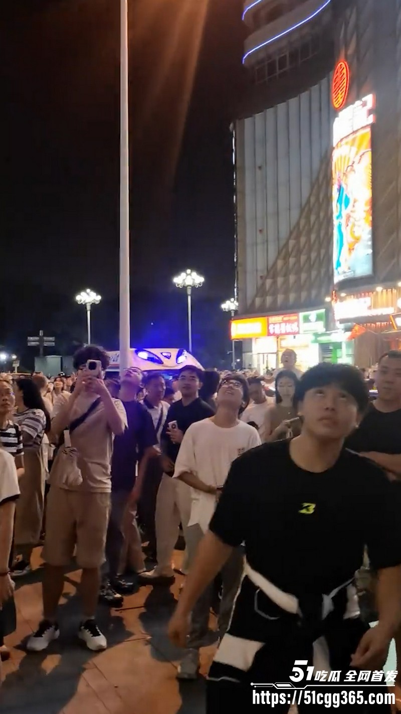 长沙五一广场国庆跳楼惊魂 4