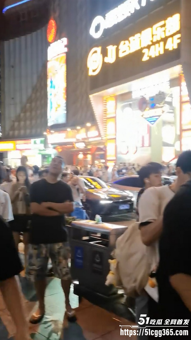 长沙五一广场国庆跳楼惊魂 3