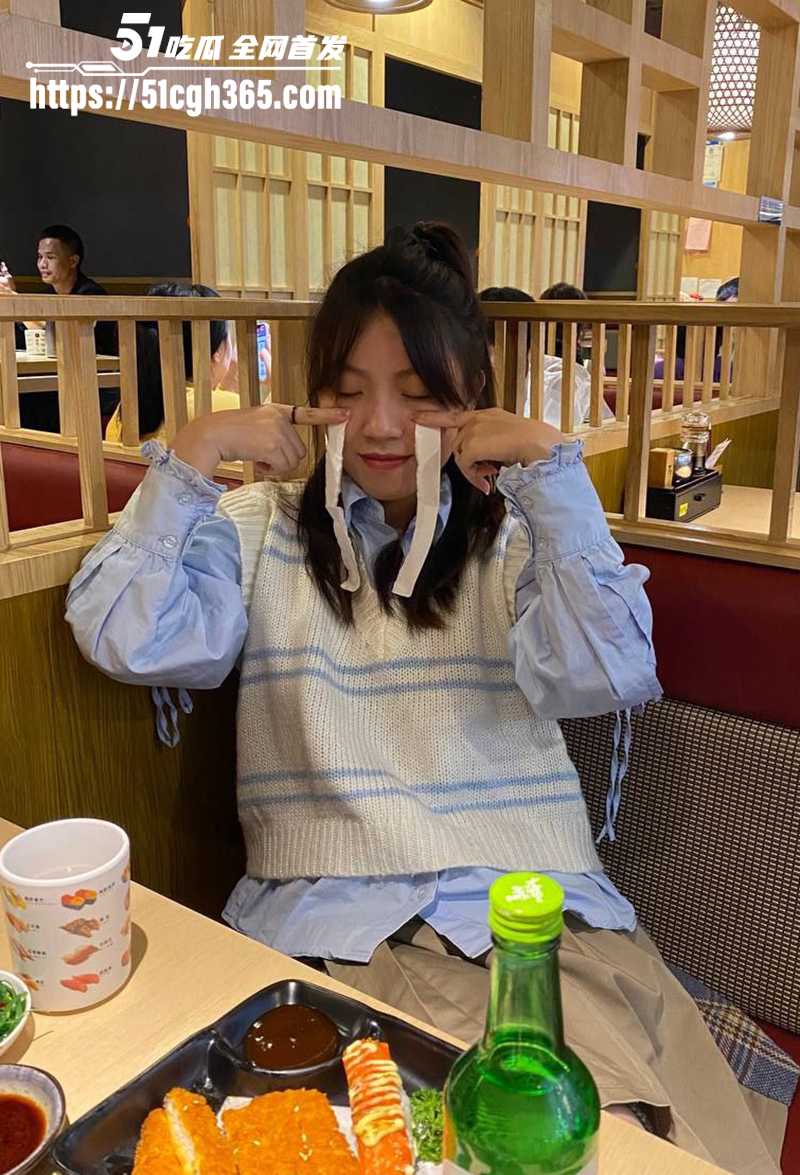 山东威海精神小妹被包养调教视频曝光2拷贝