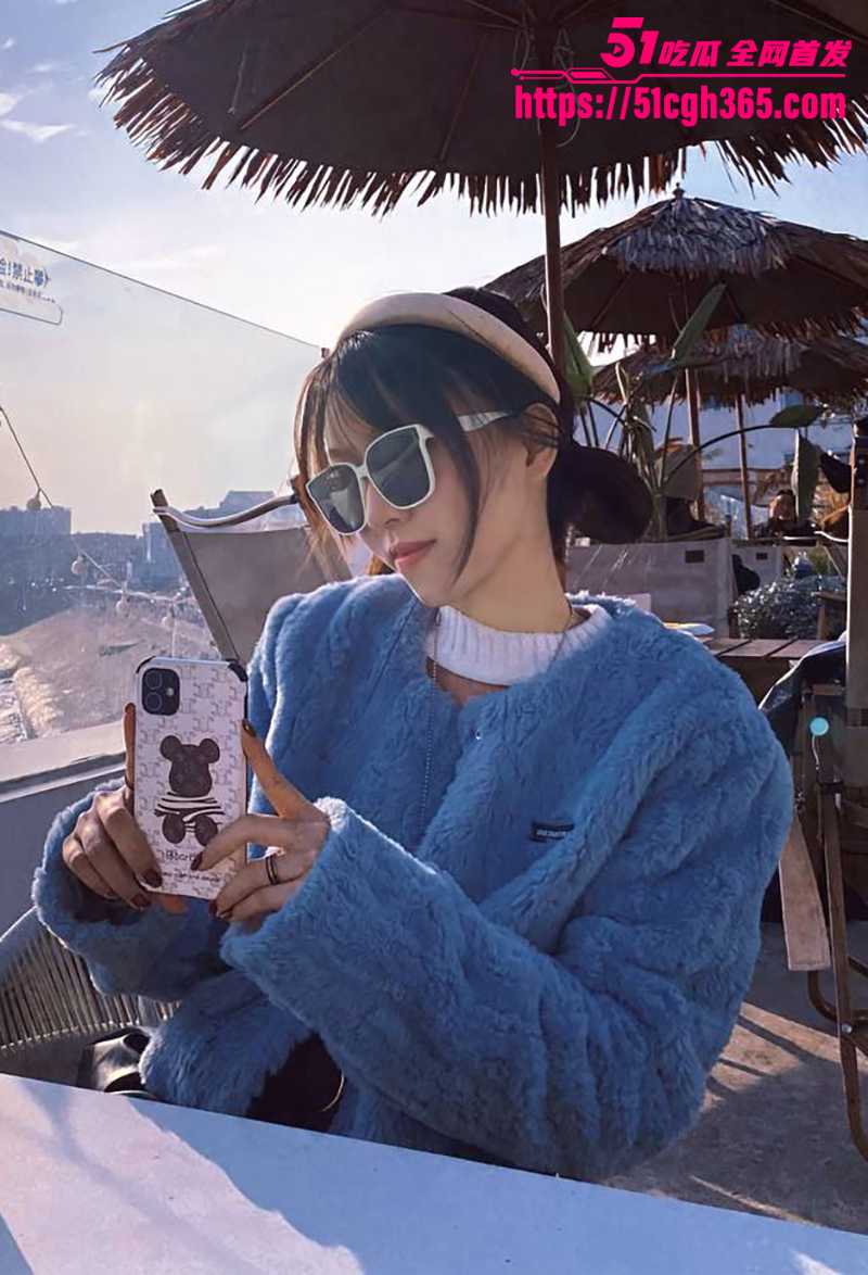 山东威海精神小妹被包养调教视频曝光4拷贝