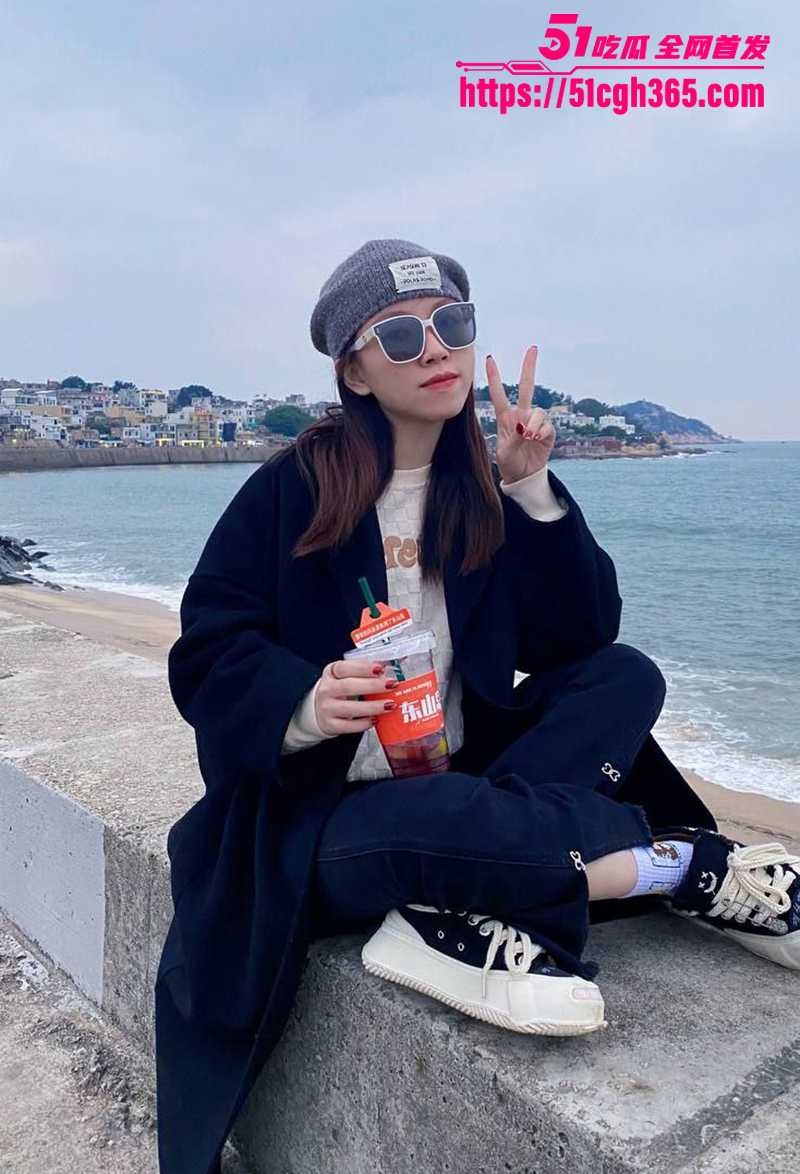 山东威海精神小妹被包养调教视频曝光3拷贝
