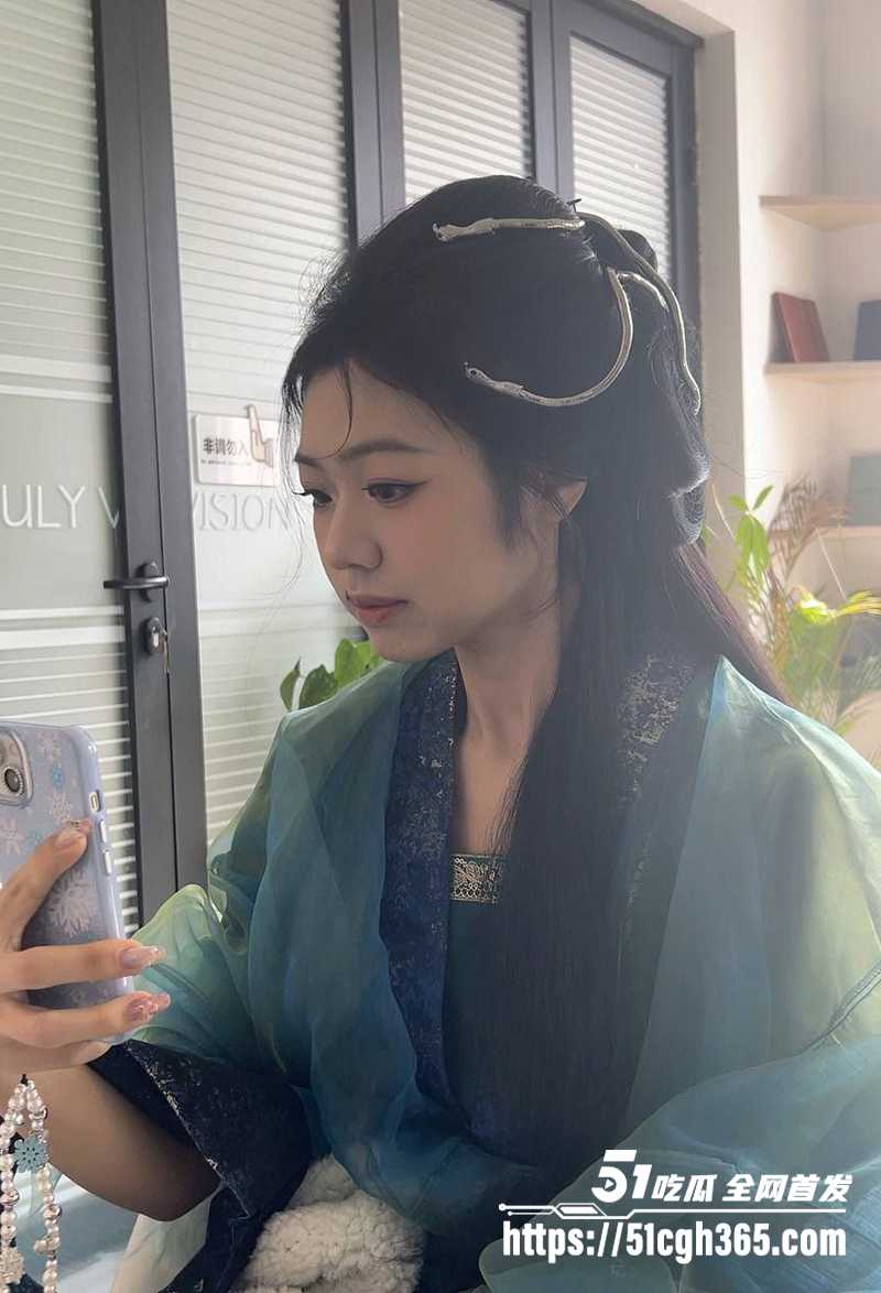 河南新乡可爱妹子林文不雅视频流出 2 拷贝