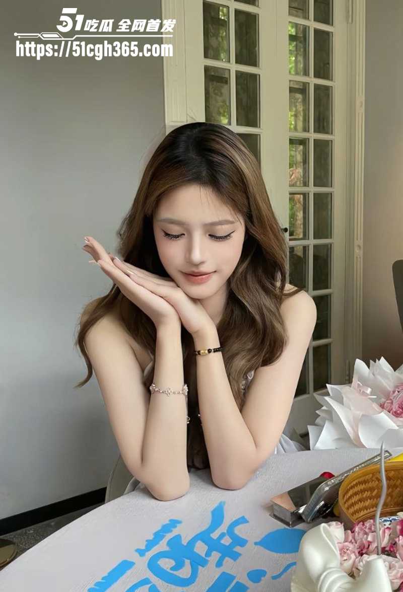 上海吕嘉莉被金主包养3p玩弄视频流出3拷贝