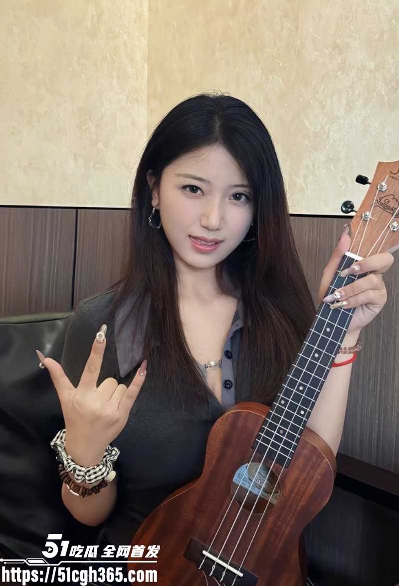 河南郑州清纯初恋感美女性爱视频糟曝光3拷贝