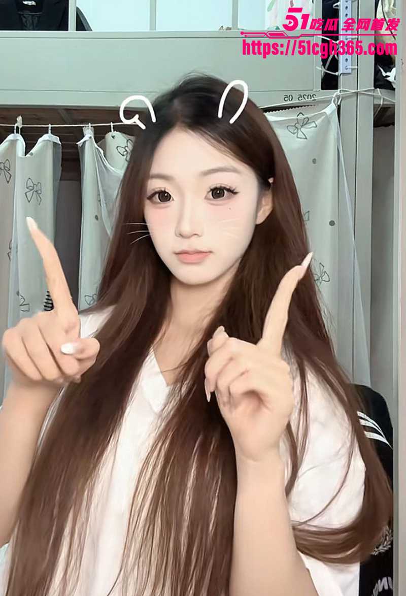 河南师范超美舞蹈生 周彤彤 情侣私拍泄密 透穴蕾丝内裤勾男友 穿开档黑丝玩无套 各种体位轻松驾驭！