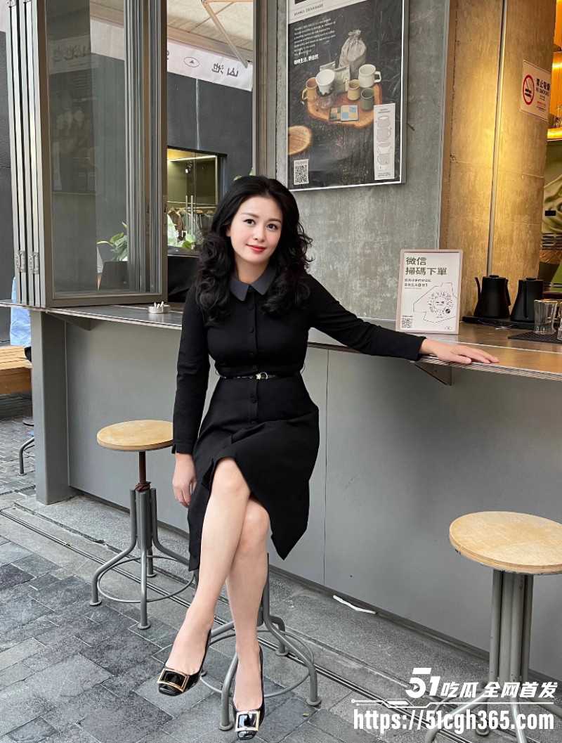善良的小嫂子暴操嫂子叫床给表姐听03