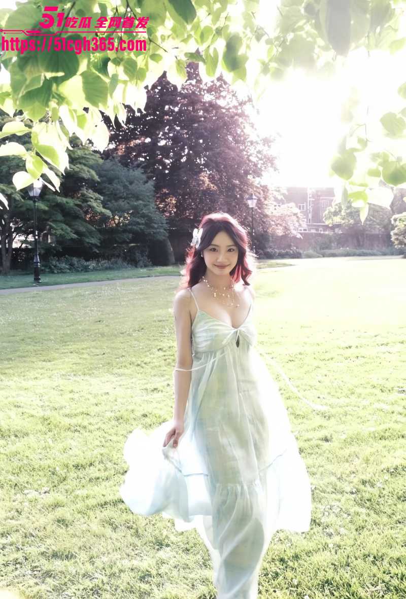 气质大学生女神 与认识不久的男友 酒店激情做爱 娴熟口技舔弄鸡巴 后入爆操娇喘连连！