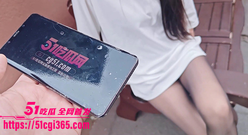 51原创绿母少年阿宾 骚妈穿着黑丝户外尿尿 回到家爆操老妈全是尿的骚逼！