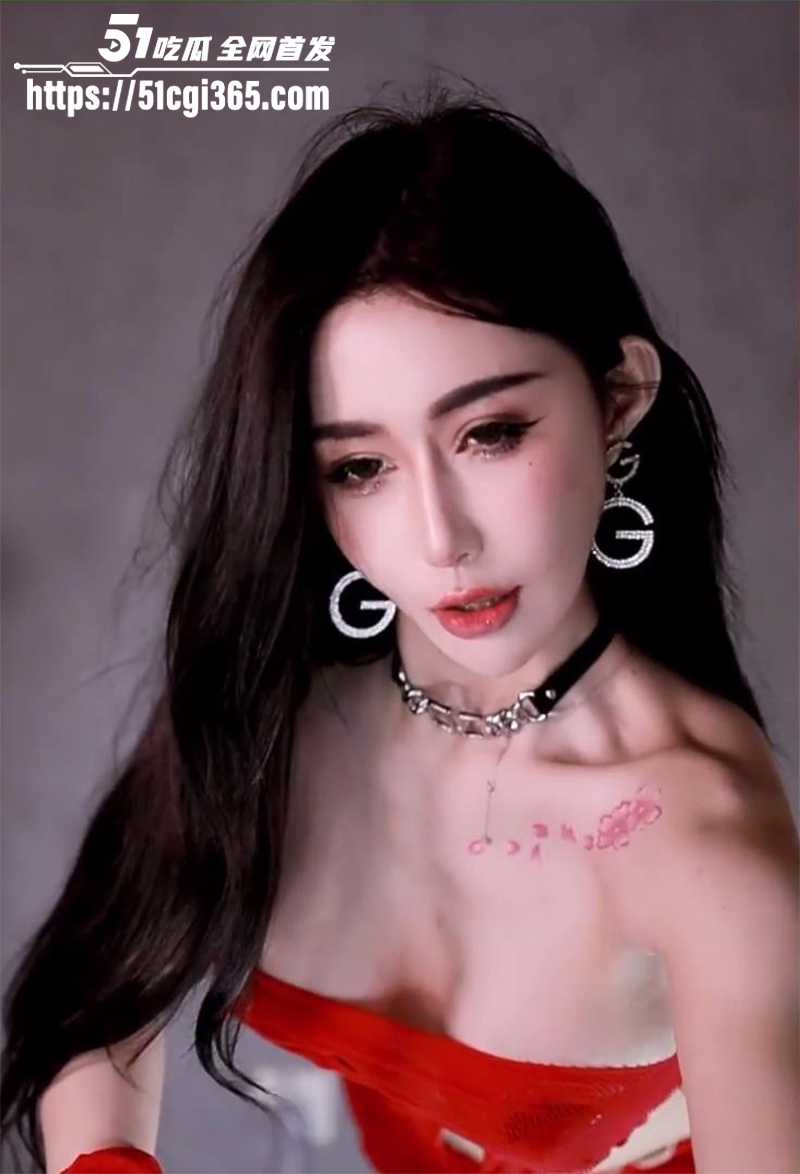 绝美裸舞主播 桃一 双视角新作 露巨乳掰穴 玩假屌自慰 翘臀写满骚语 白浆淫液涂摸全身！