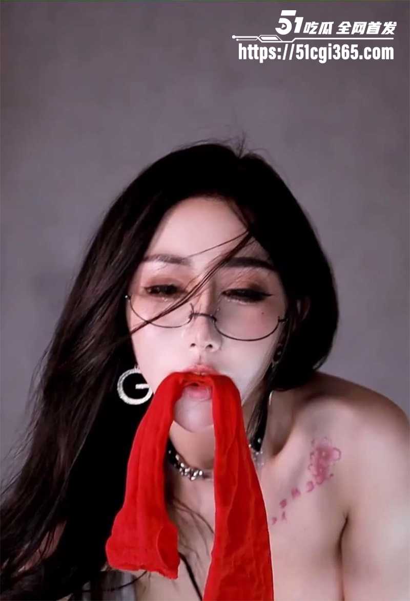 虎牙桃一 付费定制视频流出 2 拷贝