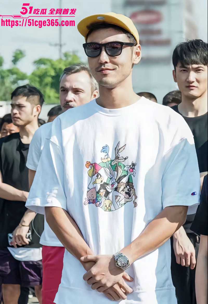 阮经天被曝与小20岁女友交往一年06
