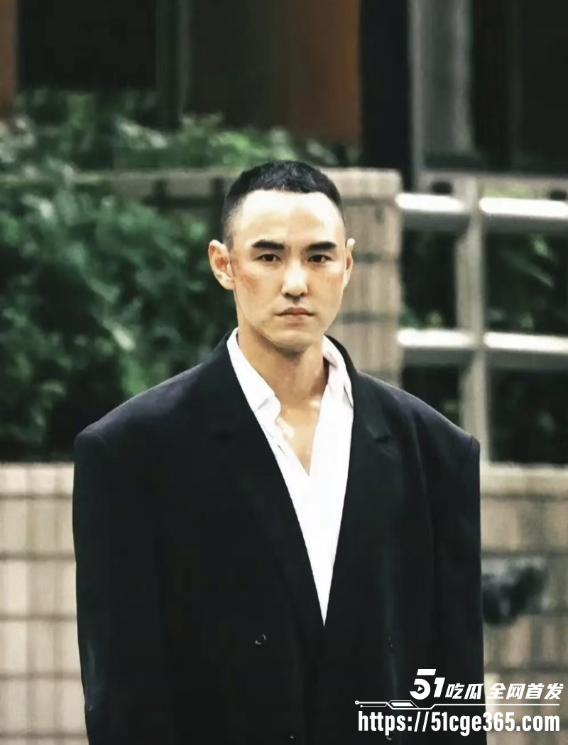 阮经天被曝与小20岁女友交往一年07