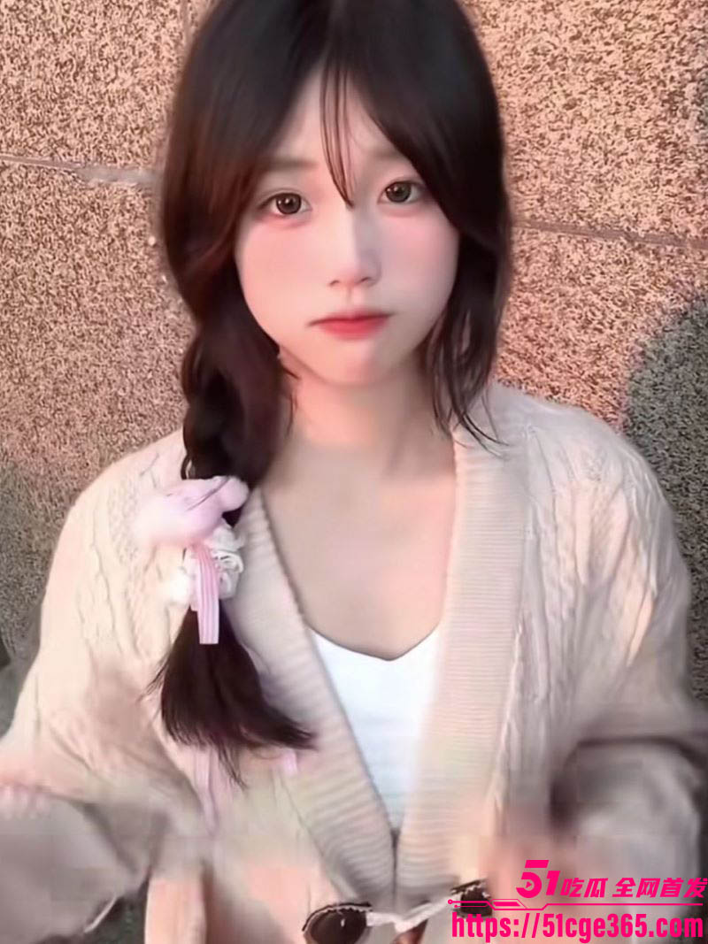 河南郑州清纯妹子李佳慧和男友做爱视频 2