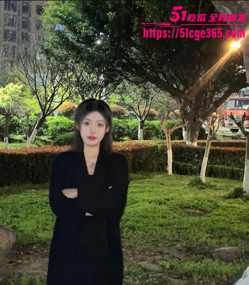 河南许昌反差学生妹 黑丝裹鸡巴撸管 口交深喉极致榨精 无套猛操颜射 淫荡十足！