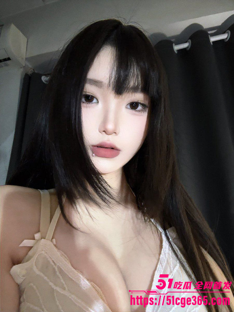 江西高颜值反差御姐 假阳具自慰淫水四溅 女上骑乘肥臀摇曳 后入猛操双指扣穴潮喷淫荡十足！
