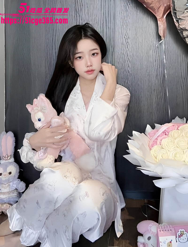 极品女大学生 刘静怡私拍视频流出 清纯大学生变骚母狗 骚穴自慰呻吟不断 ！