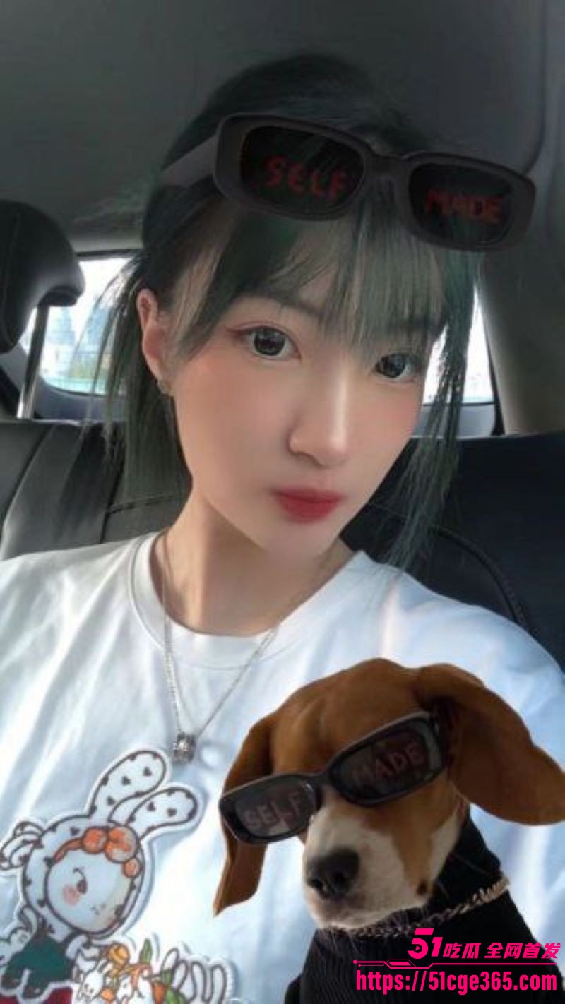 重庆母狗姜舒悦与男友在家疯狂做爱 4