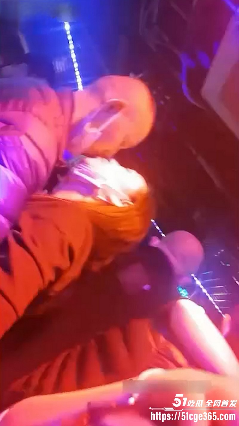 重庆望江楼砂舞厅淫乱偷拍 7