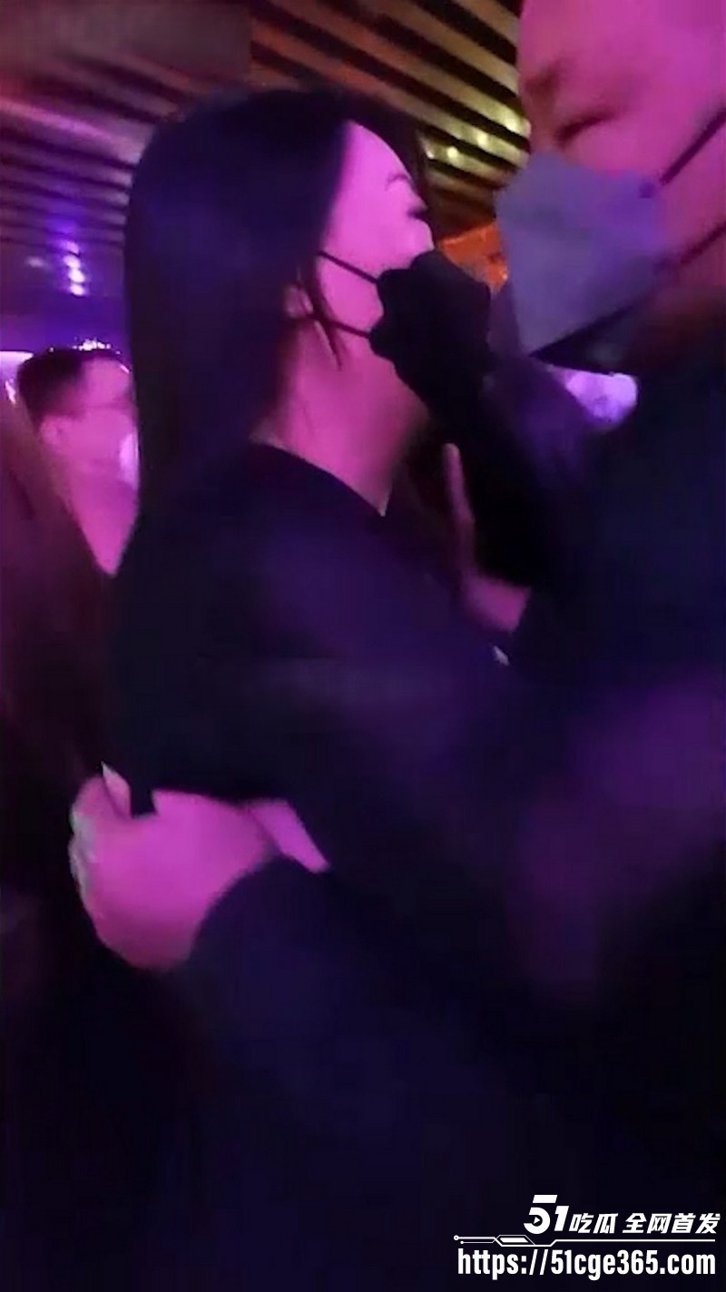 重庆望江楼砂舞厅淫乱偷拍 3