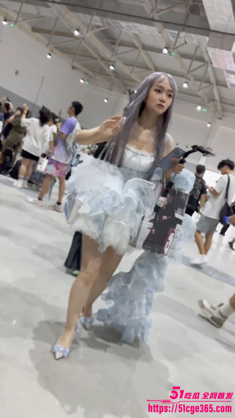 动漫展街拍抄底福利 4