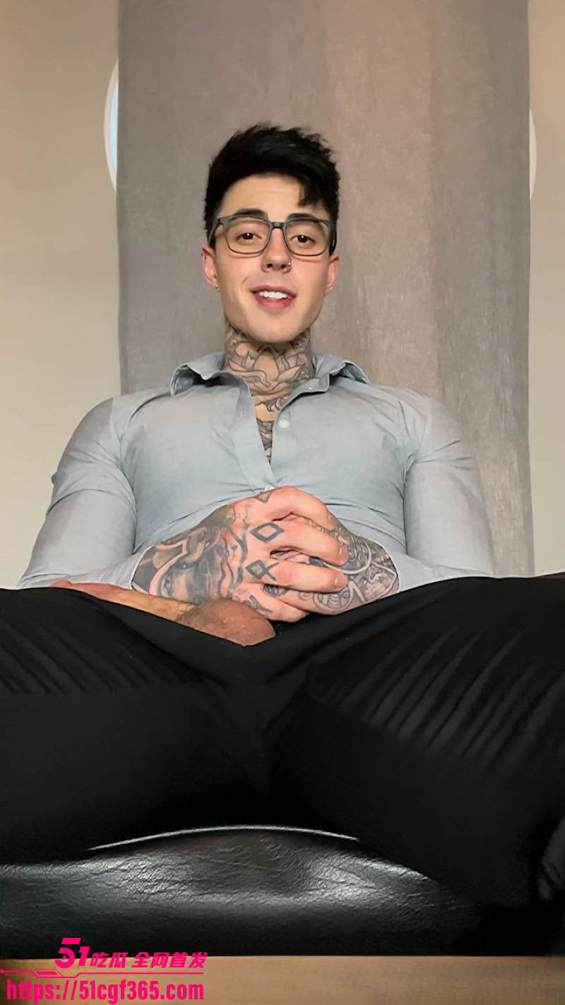 TikTok男神JakAndrich绿转黄狂吸千万 7