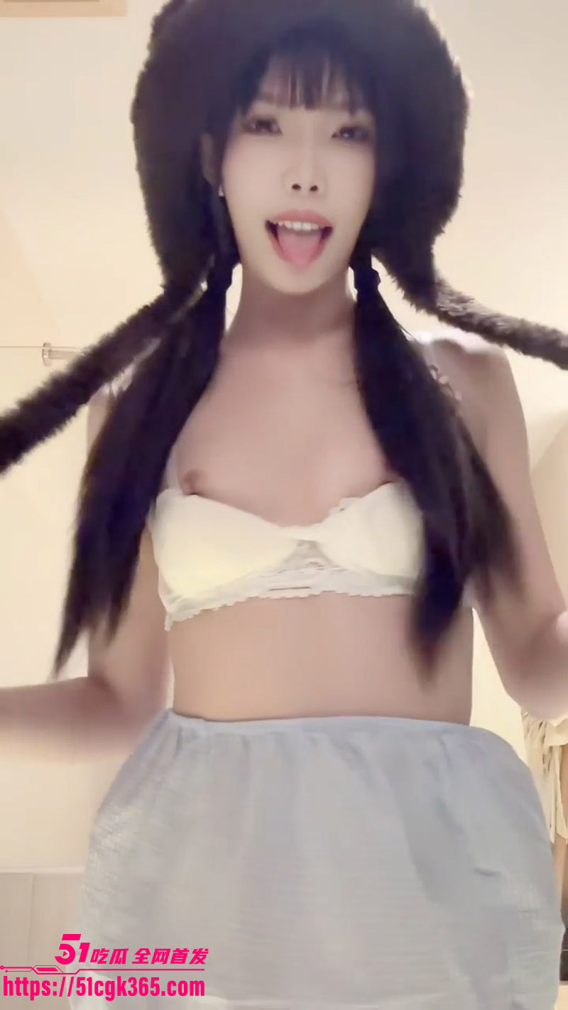 极品萝莉少女 被金主调教视频流出 高颜值小仙女露脸口爆 粉嫩菊花无套狂操开发 场面淫艳夺目！