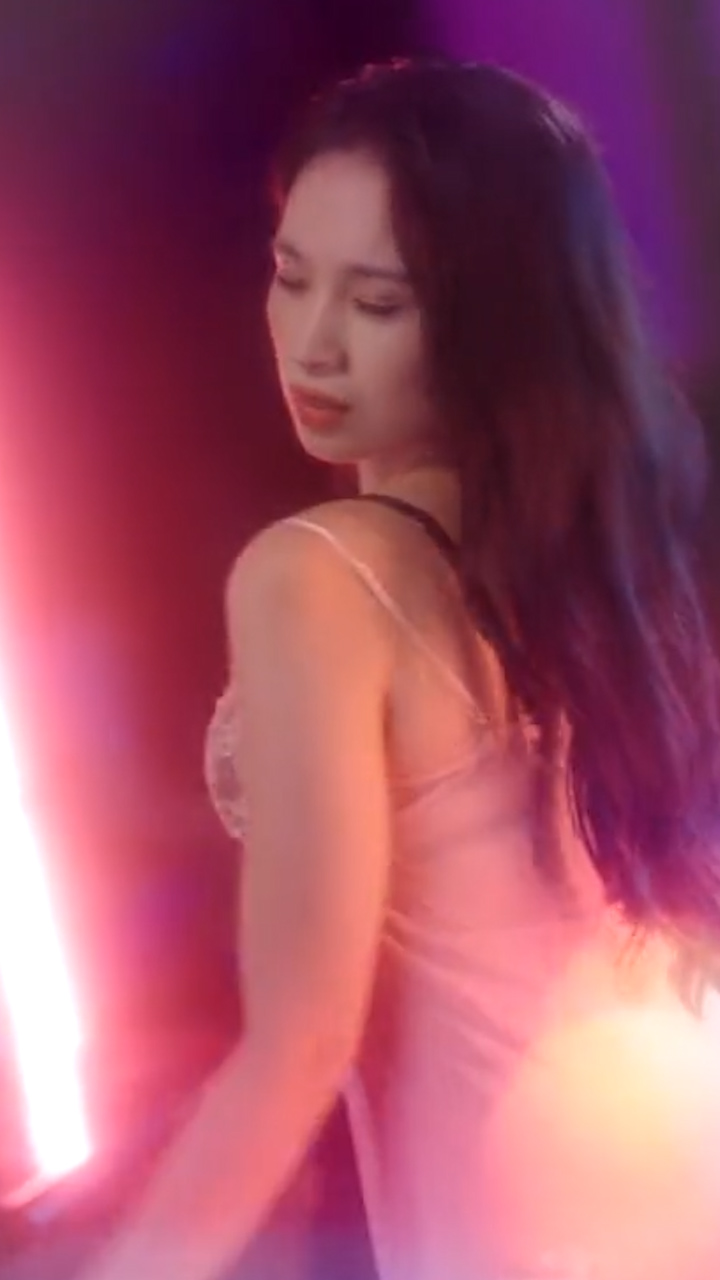 美女猫的诱惑
