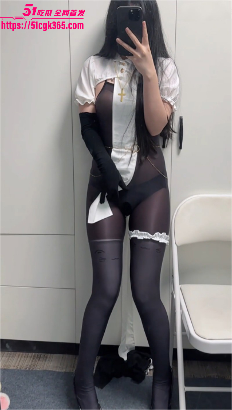 抖音网红爱吃猪脚饭情趣装Cos修女06
