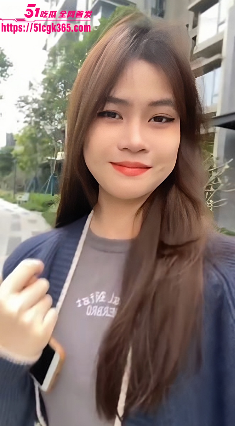 清纯女实习生 罗梦瑶 被领导潜规则 娴熟口技吸吮大屌 女上骑乘淫水泛滥！