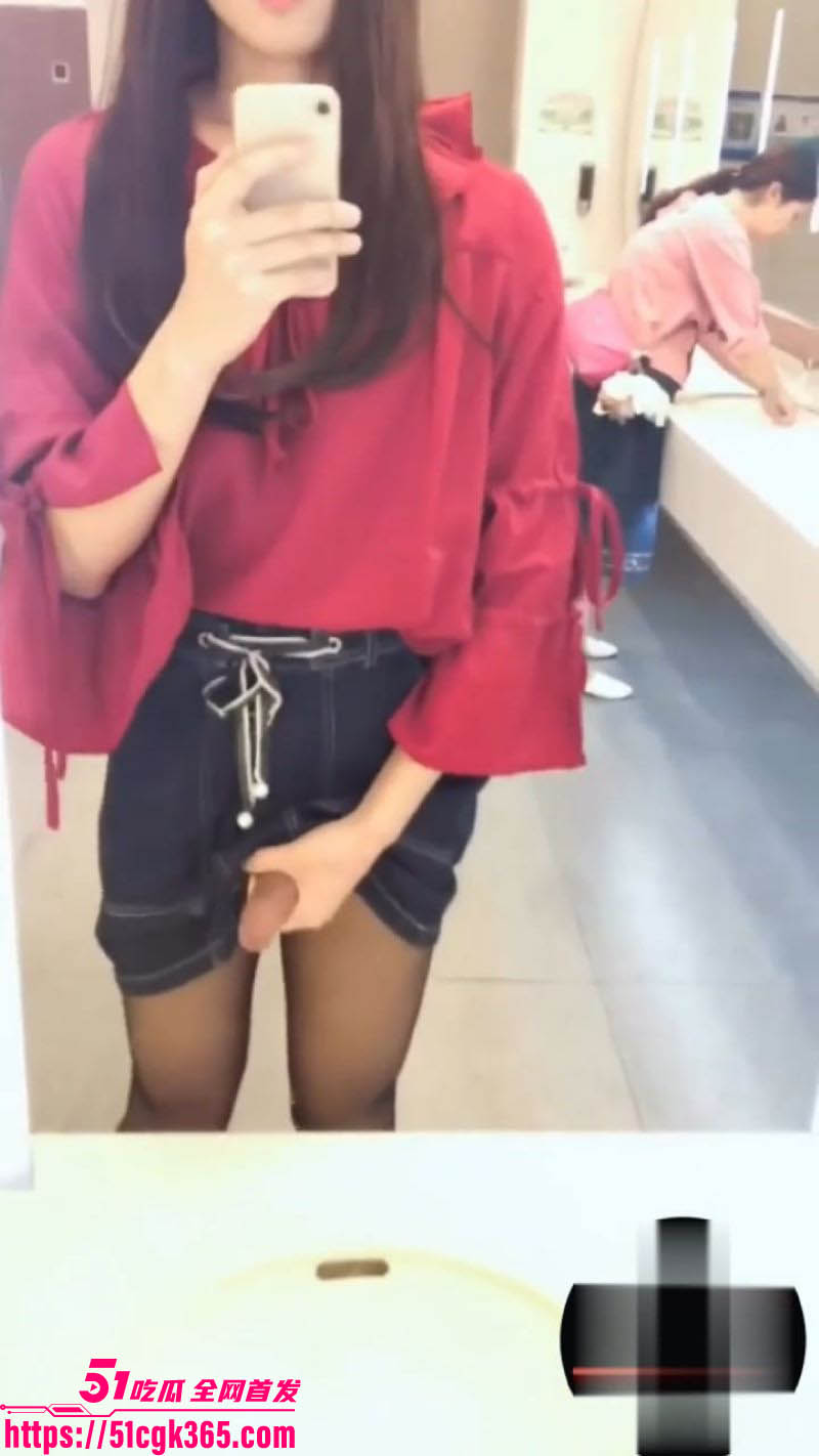京圈女装大佬厕所狂撸 3