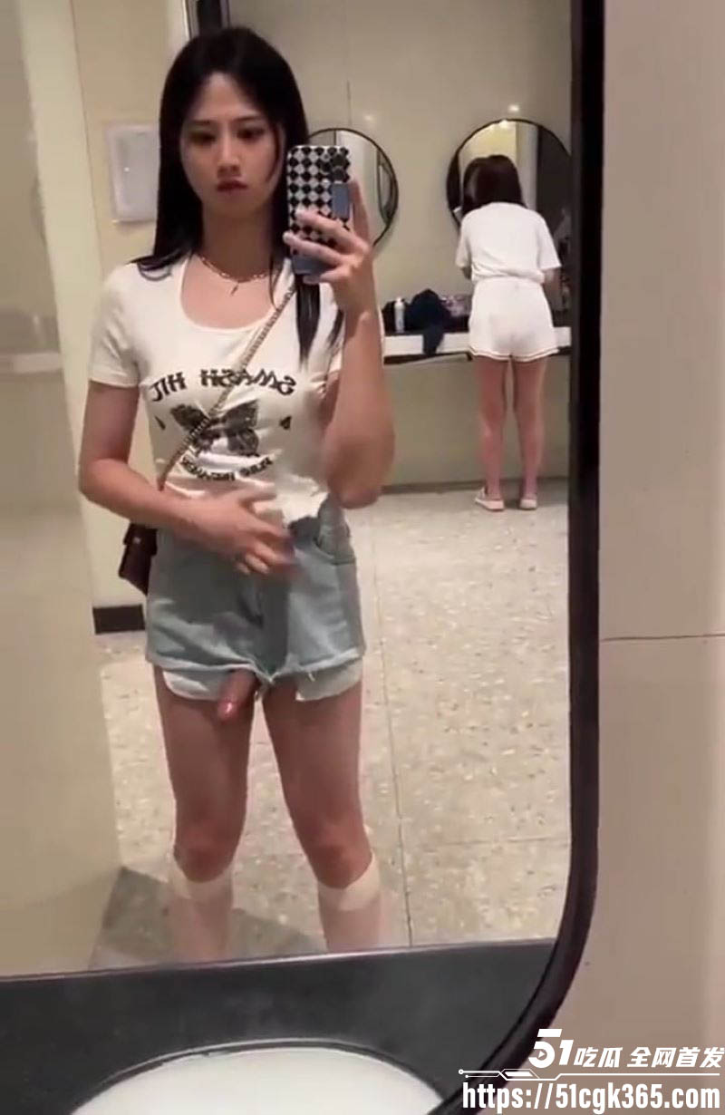 京圈女装大佬厕所狂撸 4
