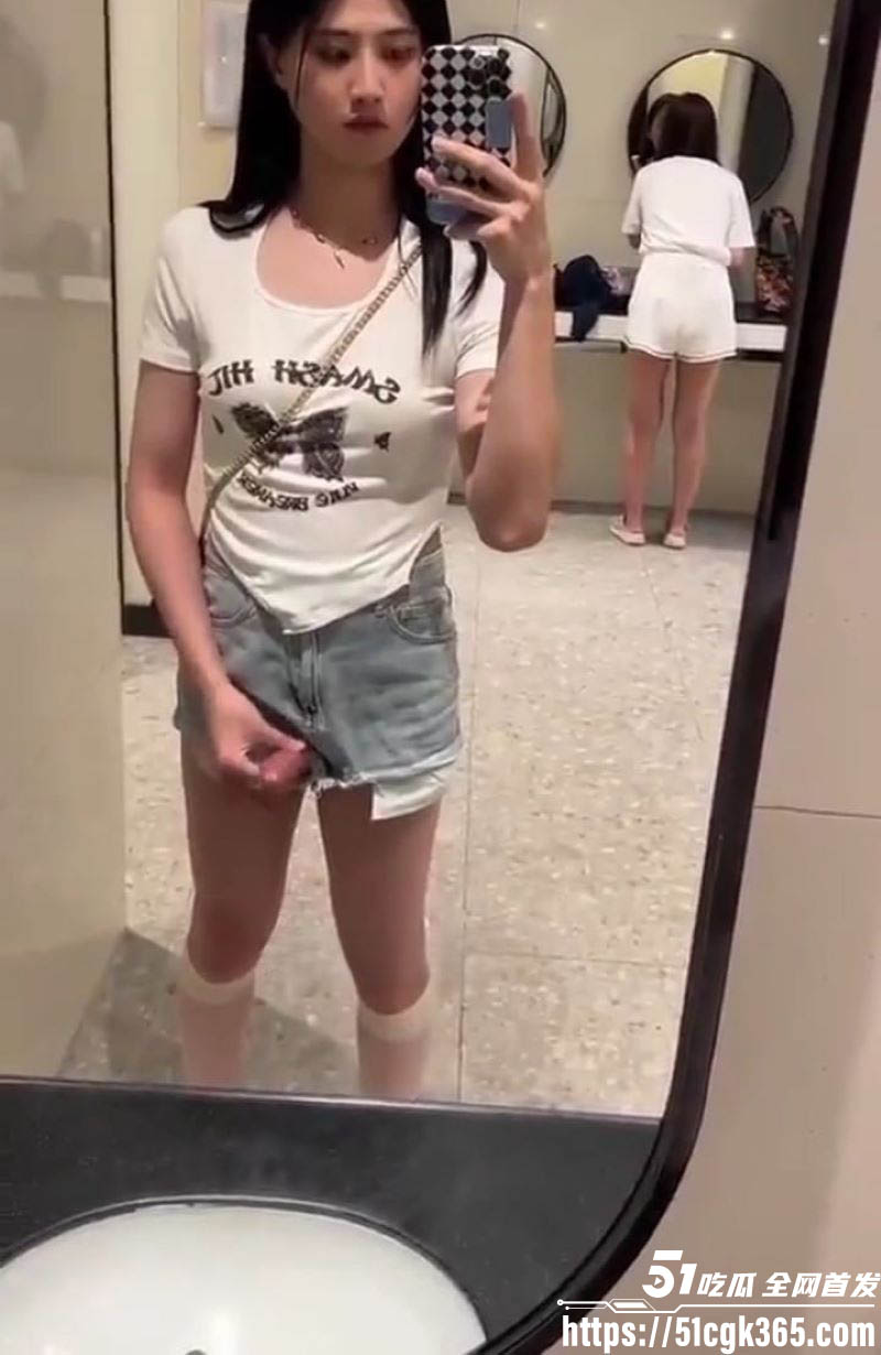 京圈女装大佬厕所狂撸 5