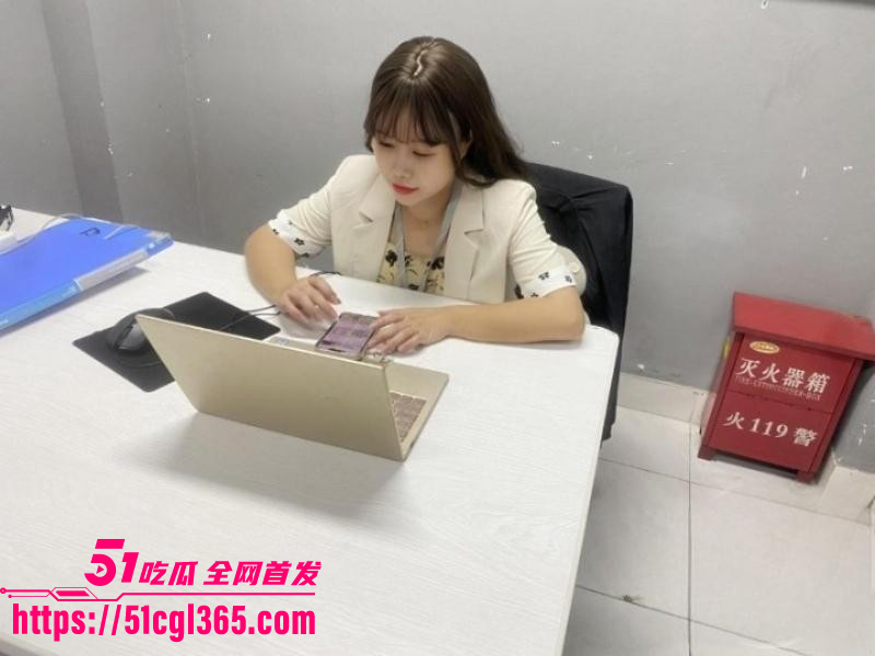 舅妈的爱情故事办公室暴操舅妈02