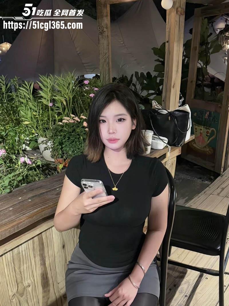 广西玉林新婚小夫妻激情性爱视频 高颜值新娘粉嫩骚穴被无套内射 白浆四溢无比淫骚！