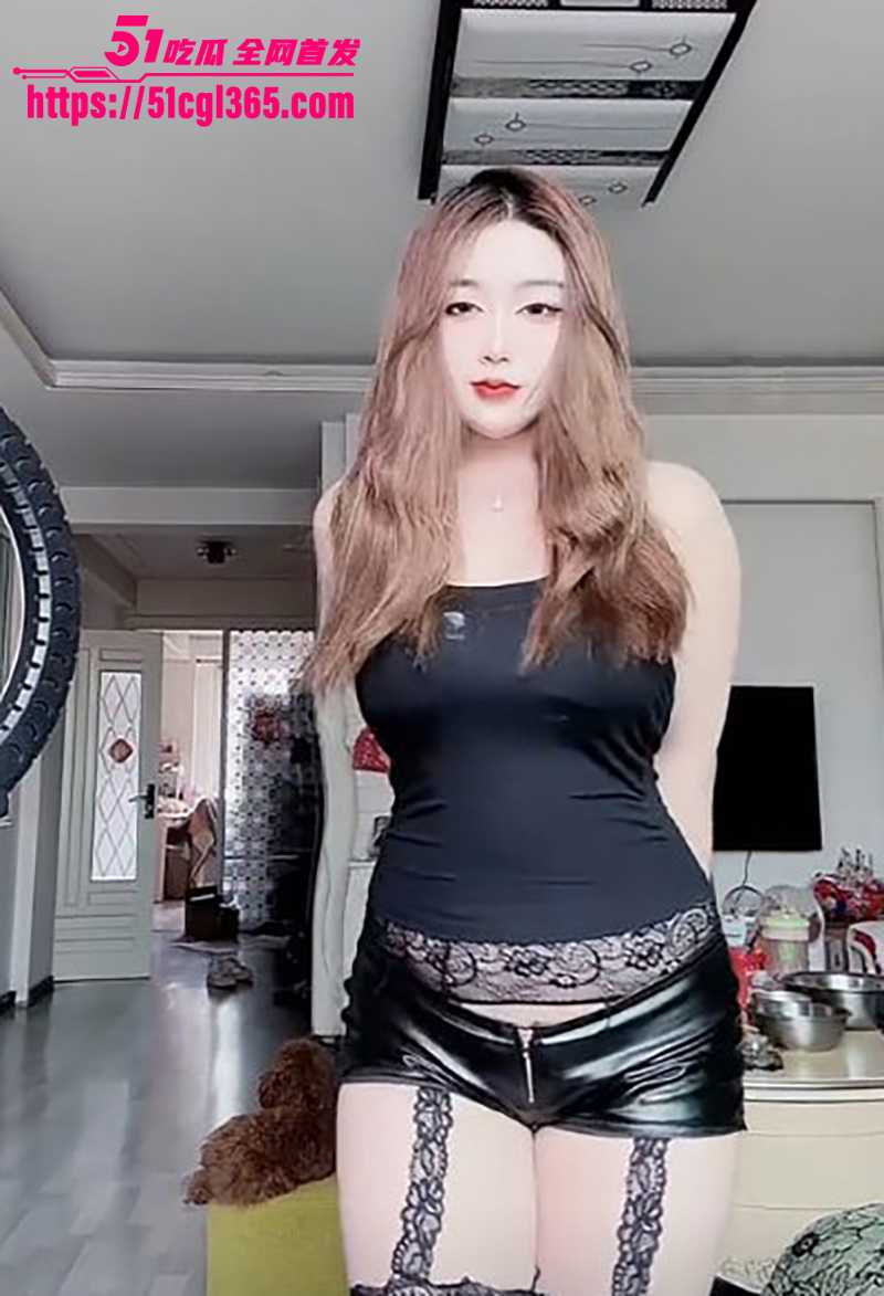 抖音极品微胖型一线天美穴御姐乃月妹妹最新福利定制骚舞合集流出3拷贝