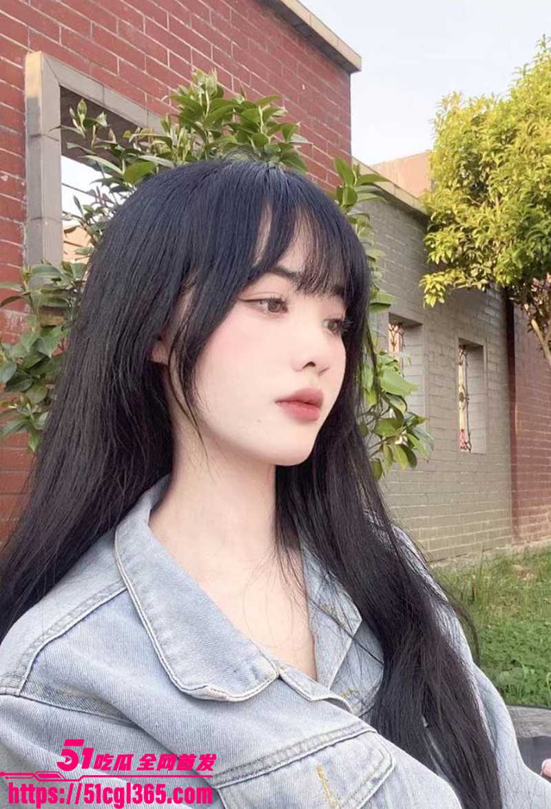 贵阳公交车母狗吴倩性爱不雅视频流出2拷贝