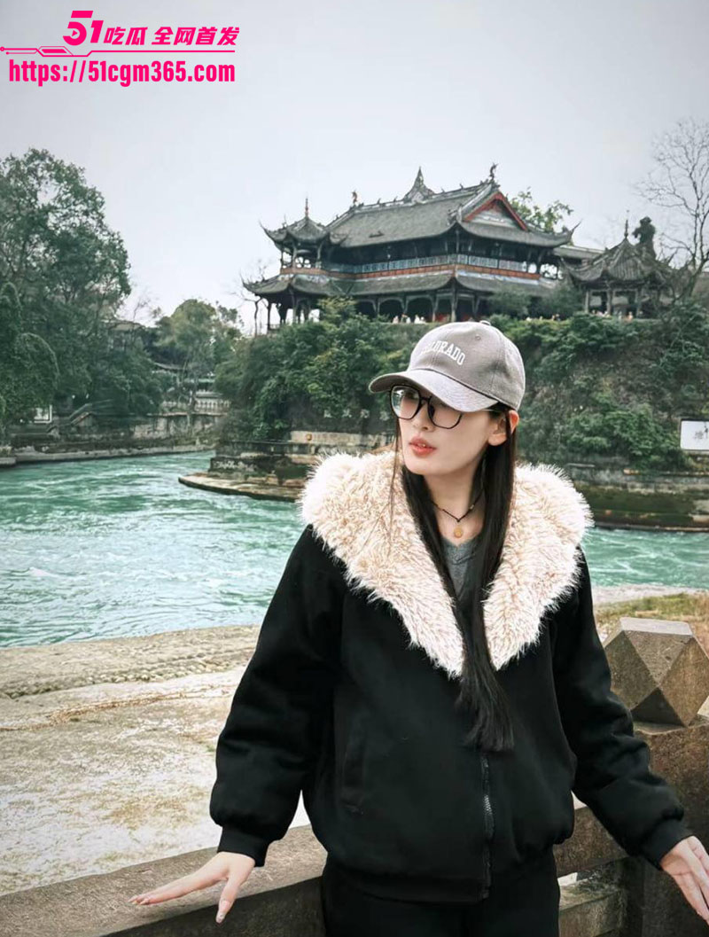 山西工商学院 李子彦 气质女神与男友性爱视频曝光 身材纤细黑丝长腿撩人 阴毛旺盛全程骚话不断！