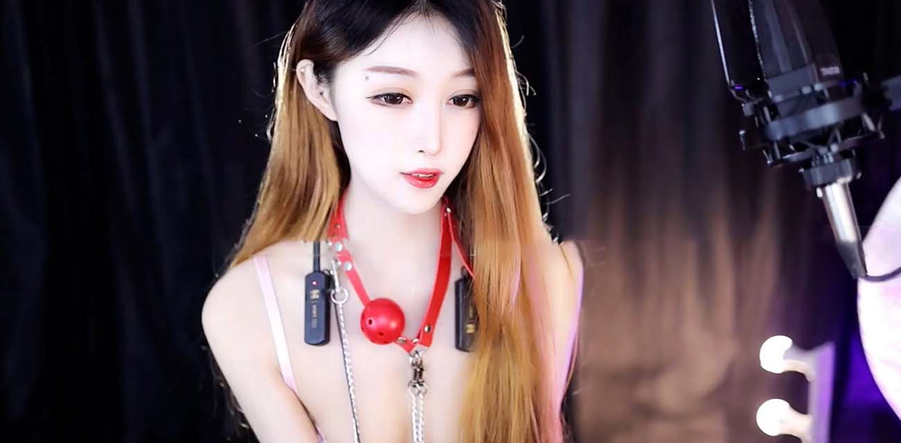 网易cc女神 小初老师 福利作品合集 这性感诱人的酮体 看着都让人心动不已 抱着如此性感美腿 吸吮这Q弹的美乳 感觉一定很棒吧！
