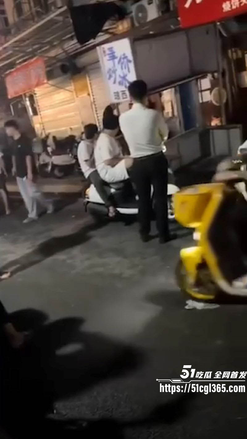 广西南宁琅西菜市站街女后续 6