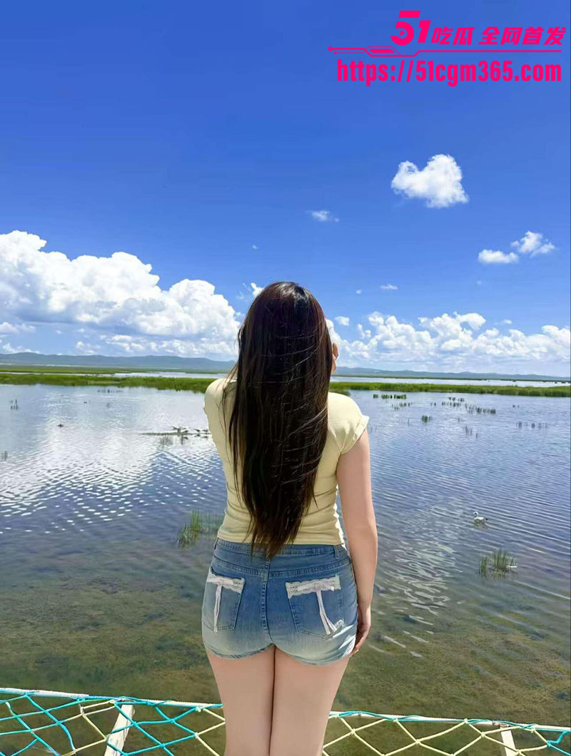 海角乱伦大神 丰乳肥臀的姐姐 约操巨乳大学生 极品娇躯白滑无瑕 开灯偷拍舔穴后入 人间尤物让人回味无穷