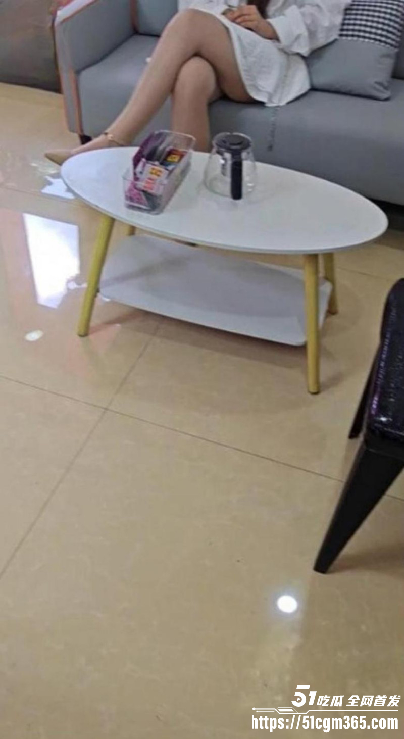 善良的小嫂子棋牌室暴操嫂子05