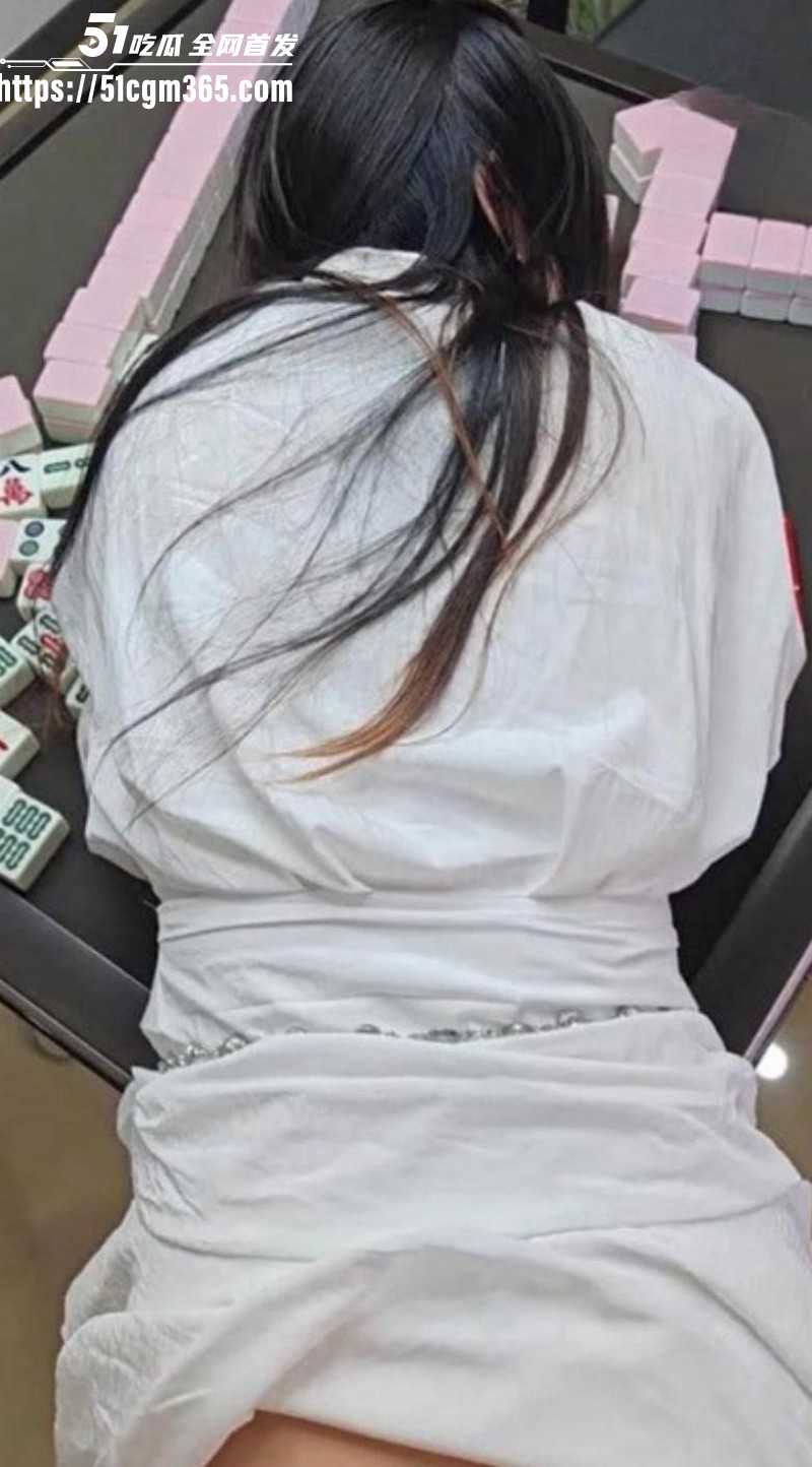 善良的小嫂子棋牌室暴操嫂子09