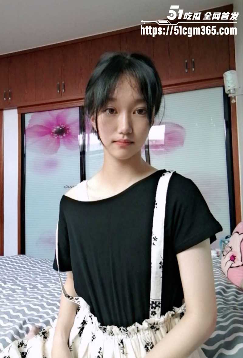 舟山清纯学生妹 许词俏 不雅视频流出 寻刺激玩露出网调 全裸露脸录沐浴淫片 美乳翘臀别样风骚！