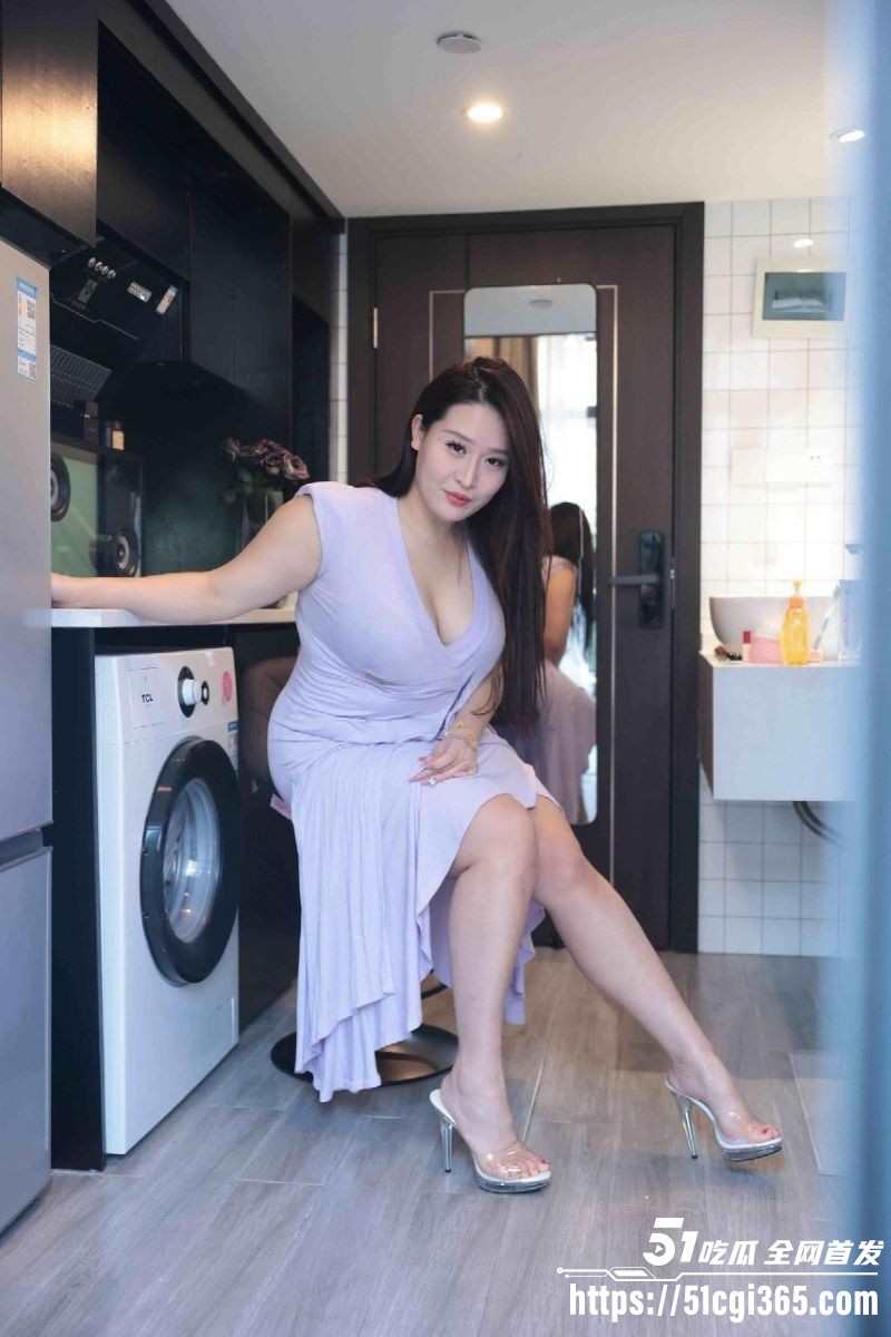 抖音巨乳网红牛奶秋刀姨全裸诱惑金主 5