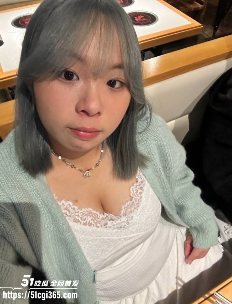 微胖反差人妻 黄雅萱 与老公自拍性爱视频泄密 超一流口技舔弄大屌 最后口爆吞精！