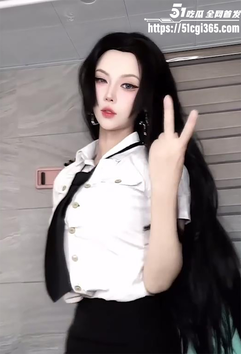 抖音风视觉小说 完美人生 男主梦回高中 地铁猥亵班主任 爆操数学女老师 二女共侍一夫 争相渴求内射！