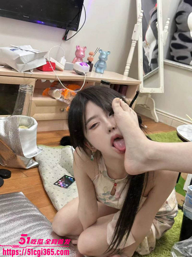清纯萝莉Yum707变金主精盆 5