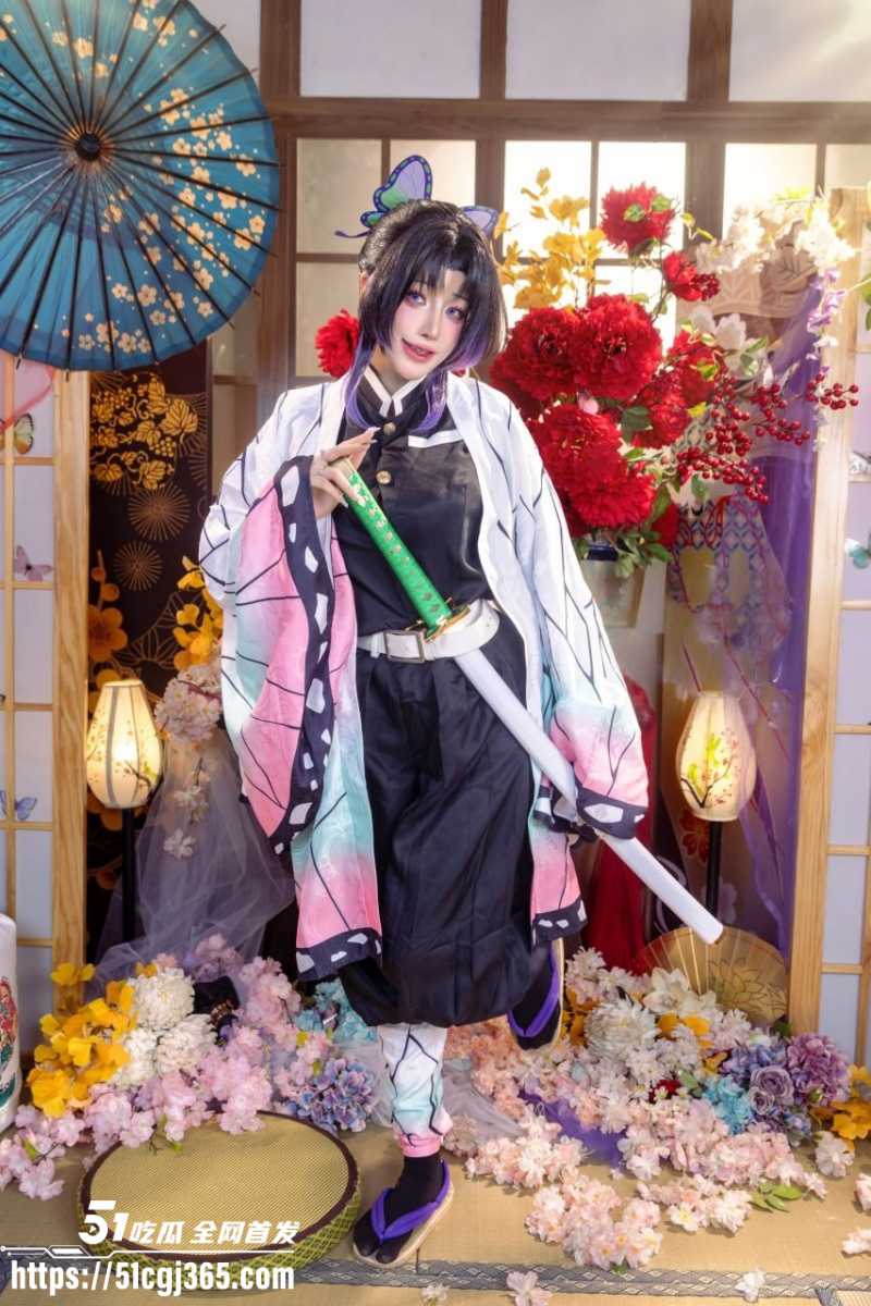 日本极品福利姬 Byoru cos鬼灭之刃蝴蝶忍 童颜巨乳妖娆妩媚身姿 白嫩胴体尽显反差魅力！