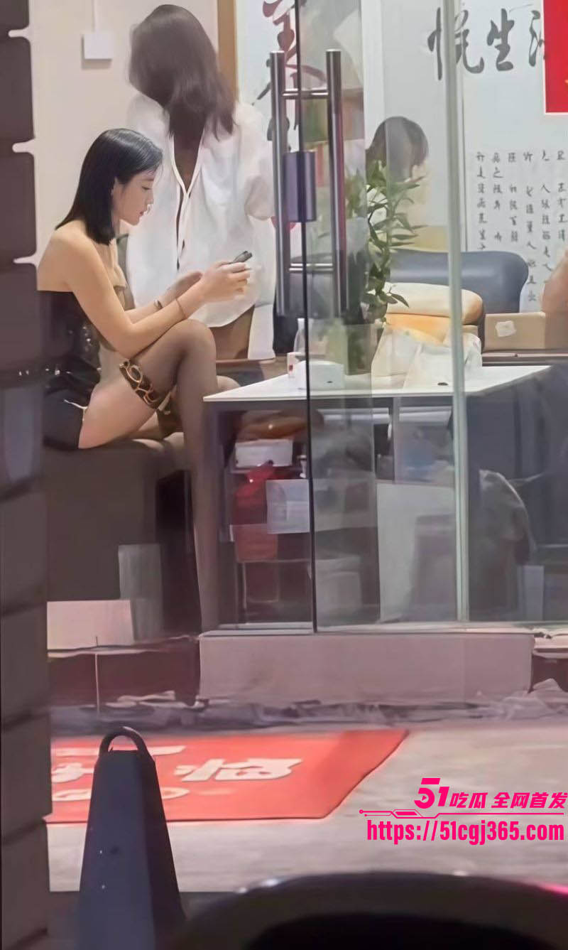 广西埌西菜市站街女被曝光 8
