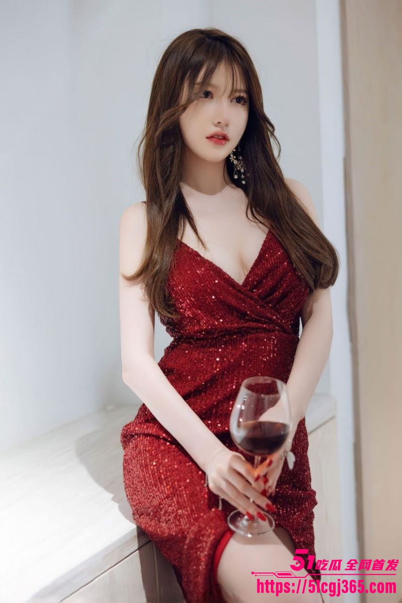 秀人网女神 美桃酱 道具私拍流出 黑丝美臀上演制服诱惑 万元定制露点福利 撩到血脉喷张！